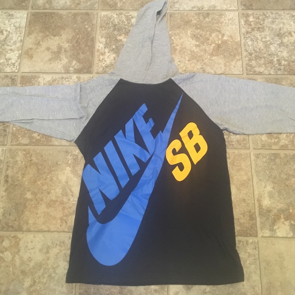 NIKE SB Hooded Long Sleeve Shirt