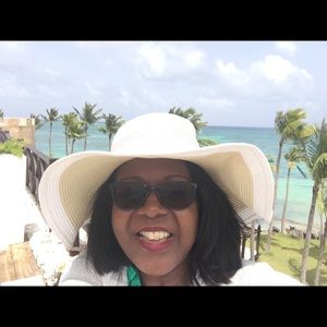 Meet your Posher, Sherry