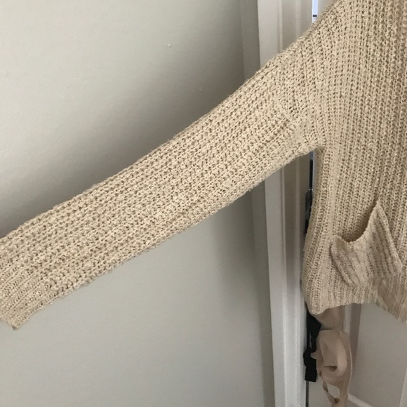 Beige off the shoulder sweater sold - Picture 5 of 6