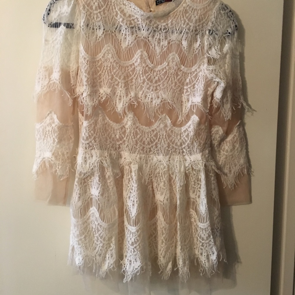 The Edit sz m lace mini with eyelash details