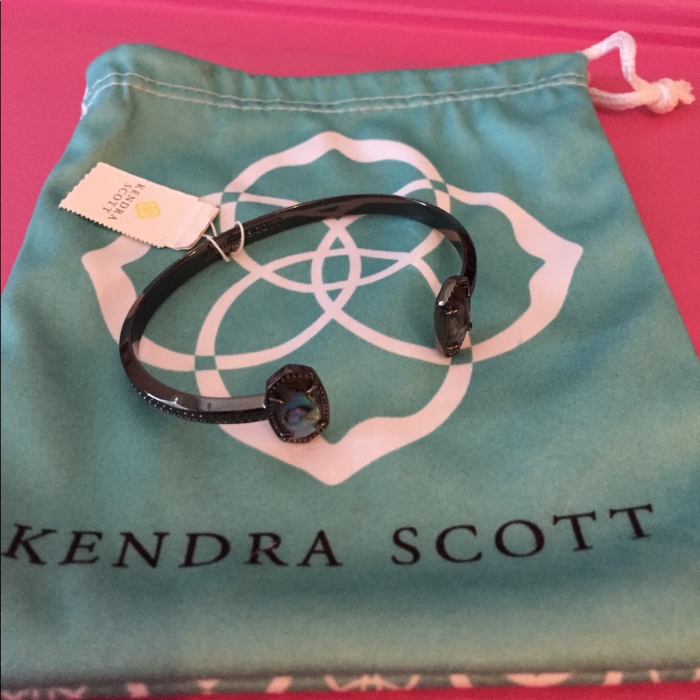 Kendra Scott NWT bracelet