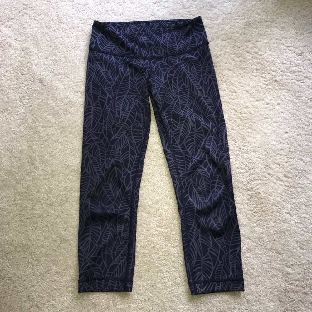 Sold! Lululemon WU crop, palm party, size 4, VGUC