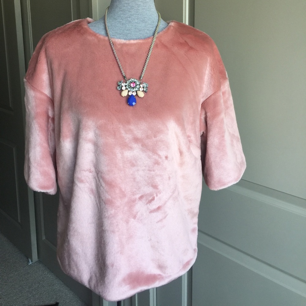 Short sleeve sweater