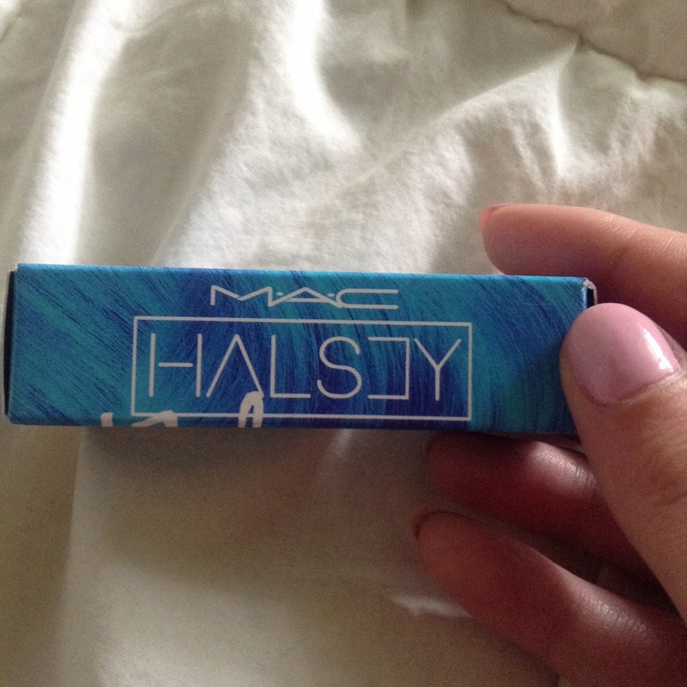 Mac limited Edition Halsey lipstick