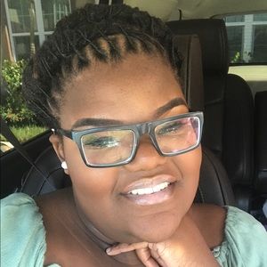 Meet your Posher, Ebony