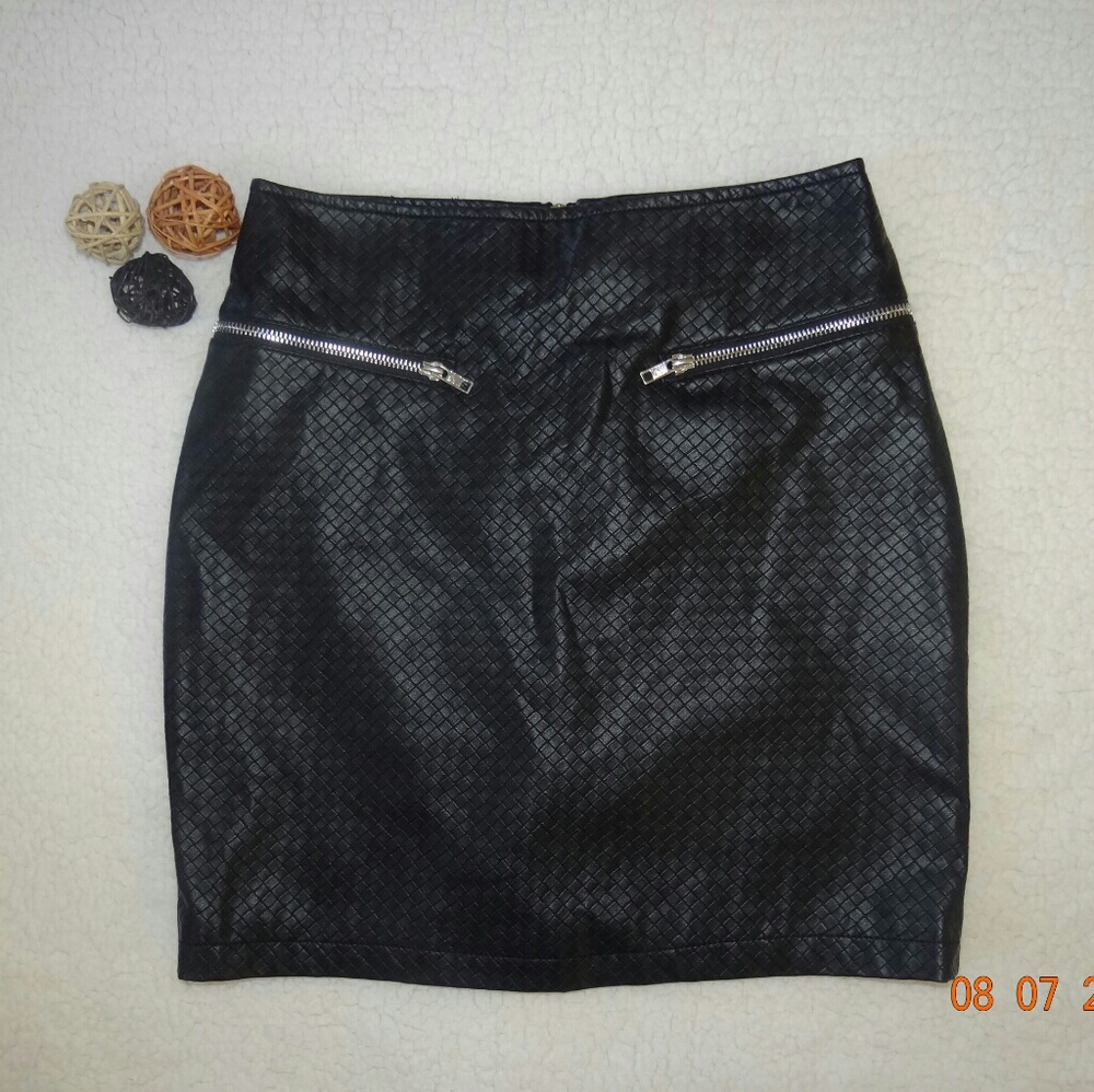 Forever 21 Black Faux Leather Skirt