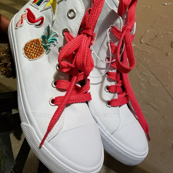 Brand new  size 3 Kid shoes - Picture 1 of 4