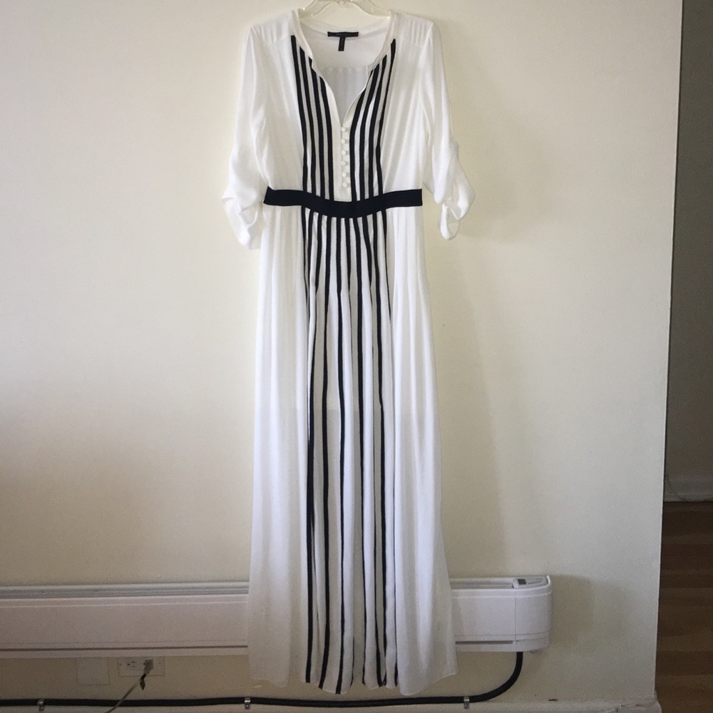 BCBGMAXAZARIA WHITE AND BLACK NEVER WORN DRESS.