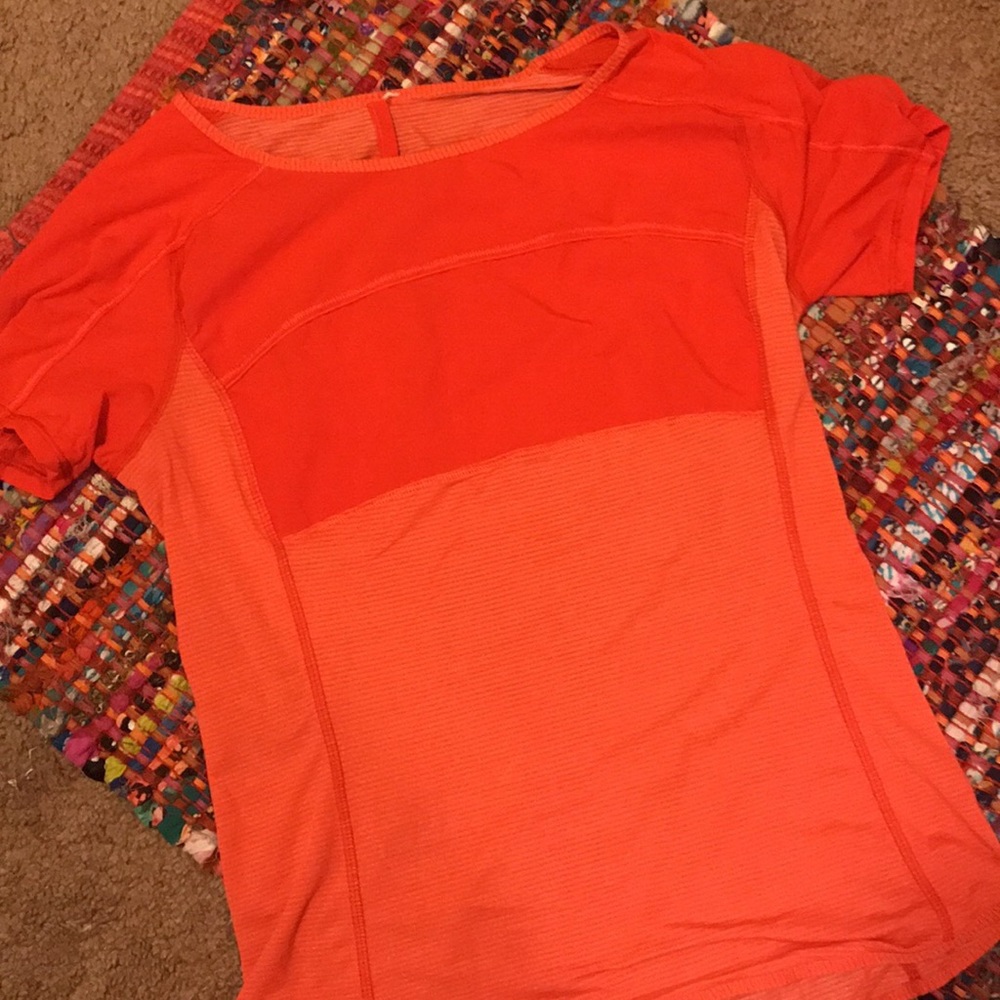 Lululemon tee