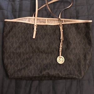 MICHAEL KORS Logo Tote (Brown)