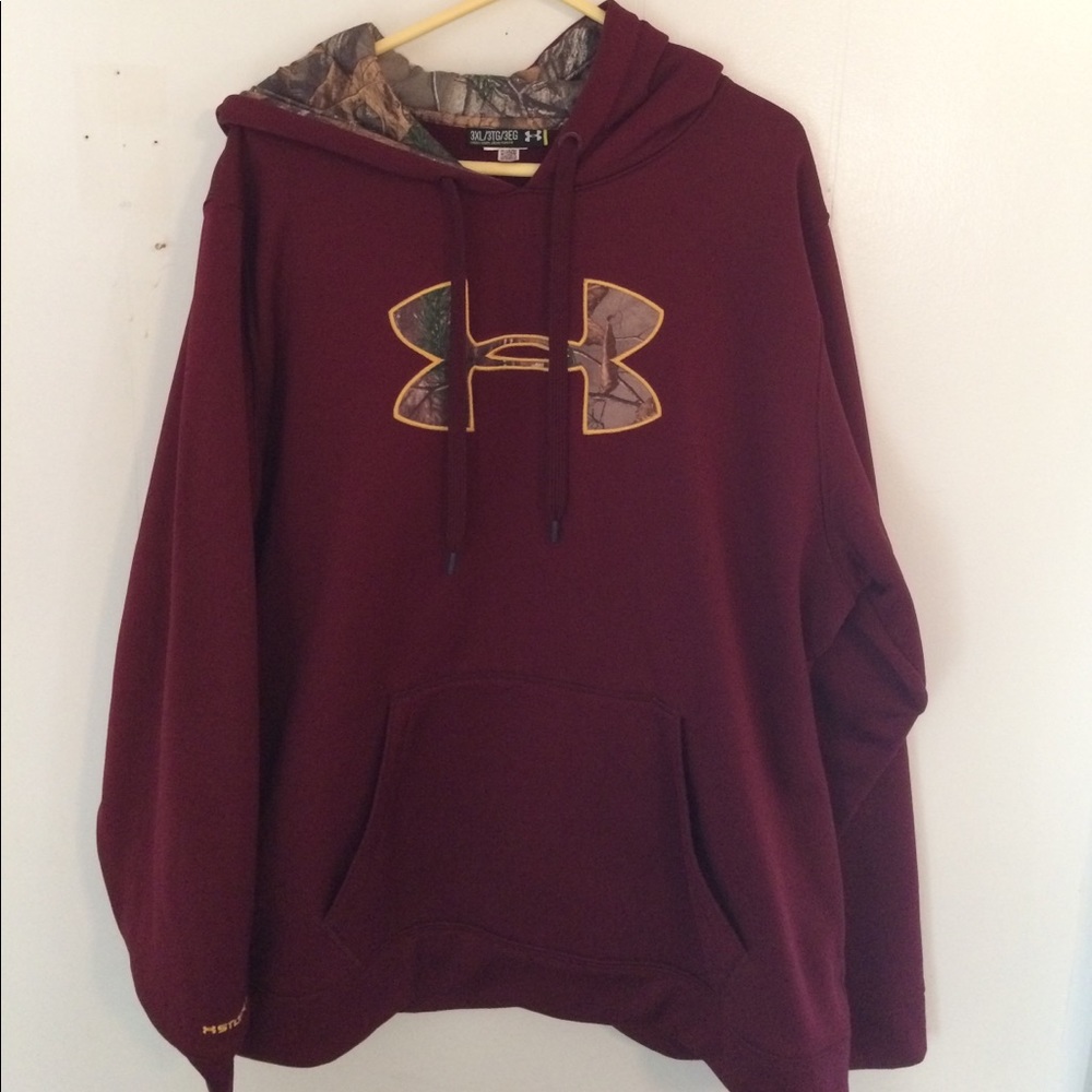 UnderArmour sweatshirt
