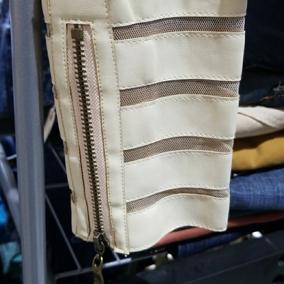 Ark and co beige stripped zip up jacket - Picture 4 of 4