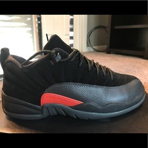 Jordan 12 max orange