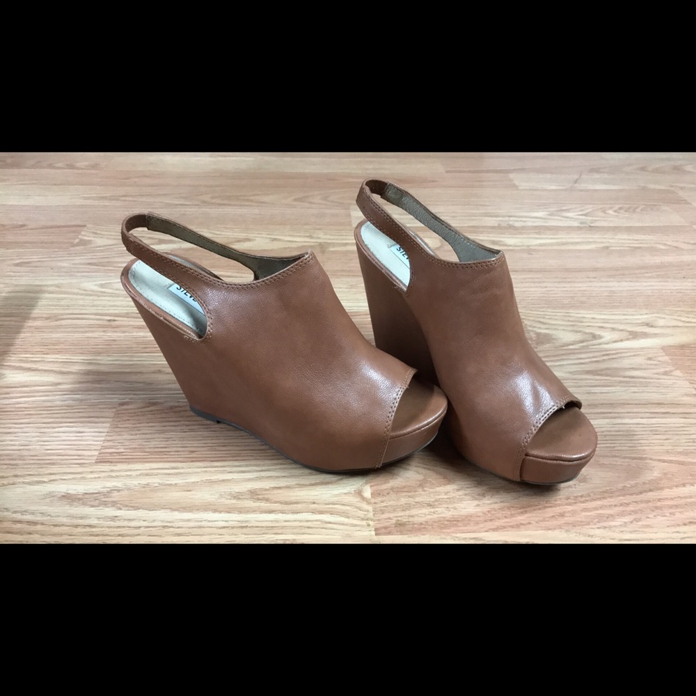 Steve Madden Cognac Wedges