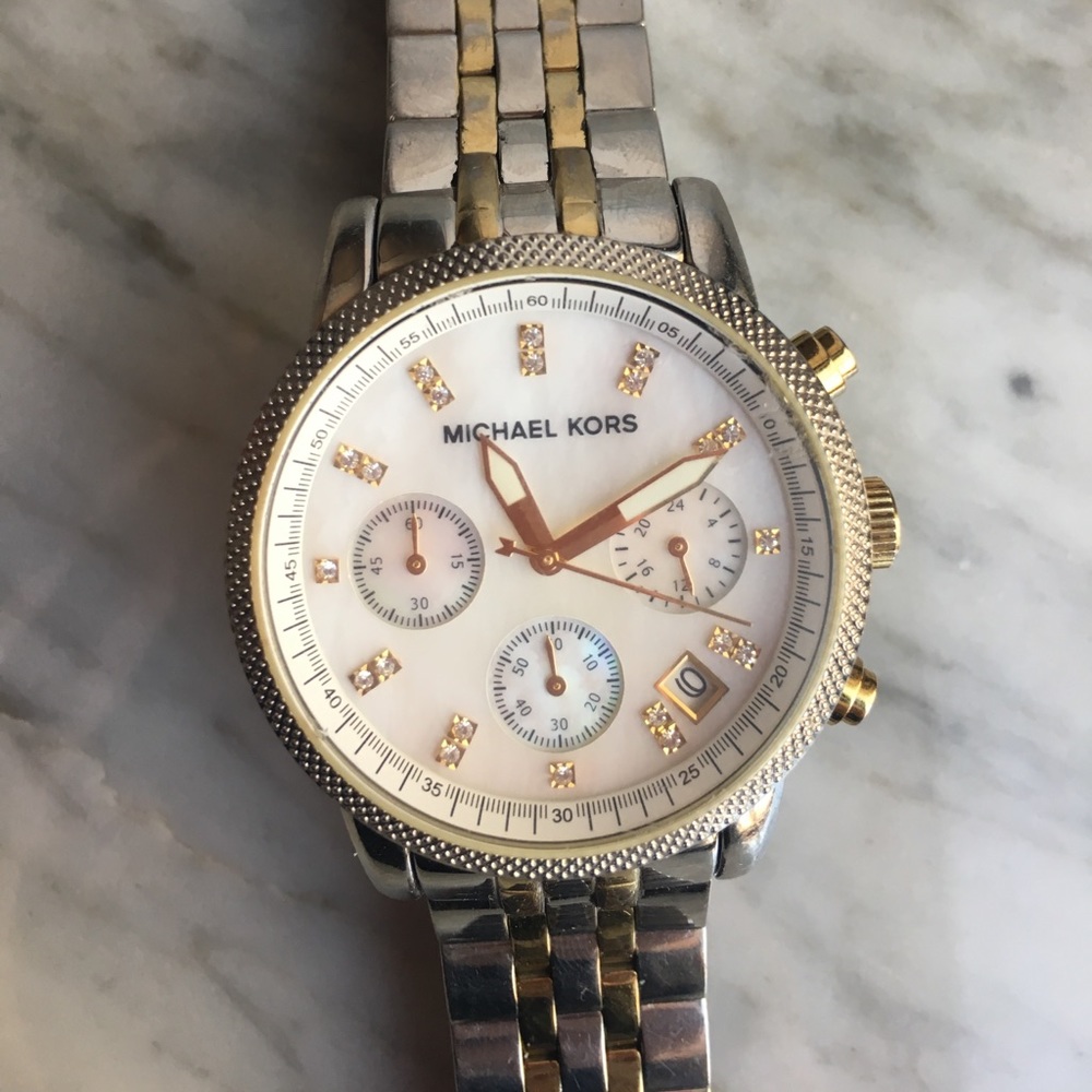 🎉HOST PICK🎉 Michael Kors Ritz Two-Tone Watch - Picture 4 of 5