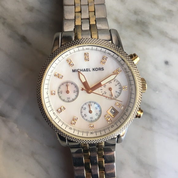 🎉HOST PICK🎉 Michael Kors Ritz Two-Tone Watch - Picture 4 of 5