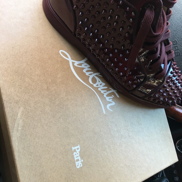 Christian Louboutin - Picture 3 of 5