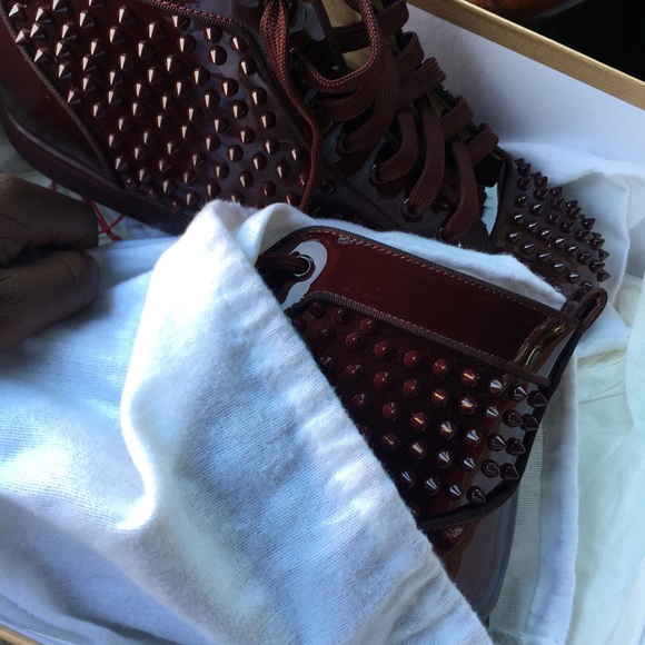 Christian Louboutin - Picture 5 of 5