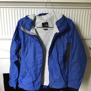 Hooded rain jacket