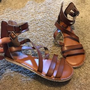 American Eagle strappy sandals