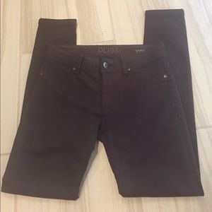 DL 1961 burgundy Emma legging jean. Size 27