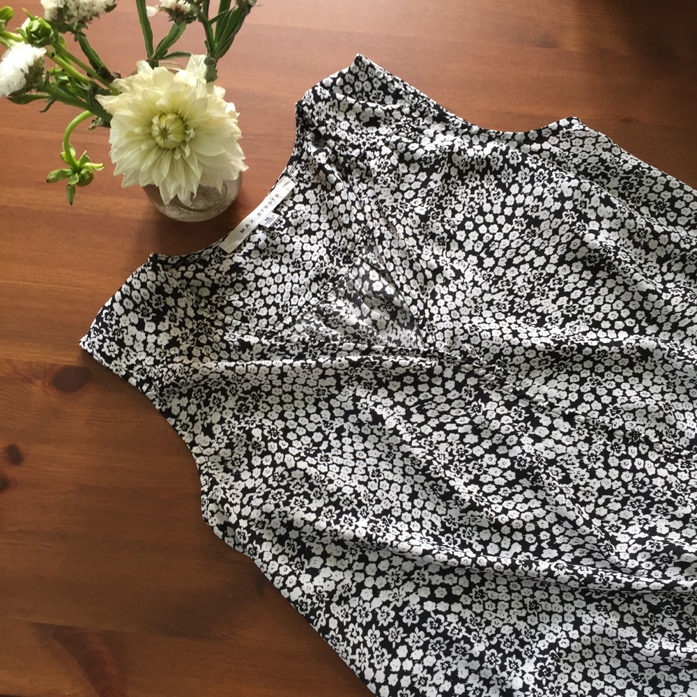 MAX STUDIO Sleeveless Floral Blouse