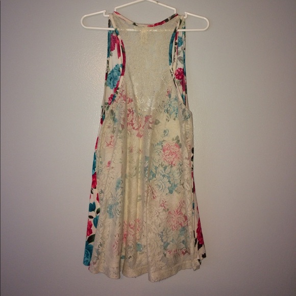 Floral Lace Back Tank Top - Picture 2 of 3