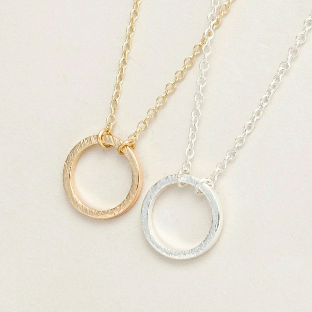 Dainty Circle Necklace - Picture 4 of 5