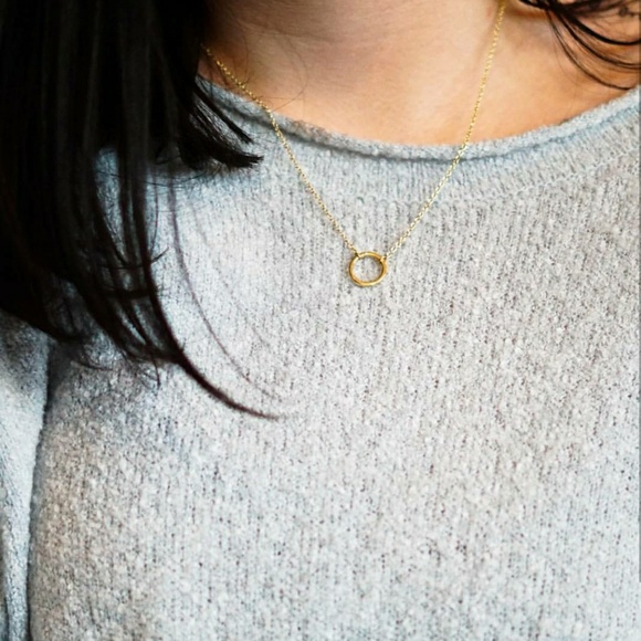 Dainty Circle Necklace - Picture 3 of 5