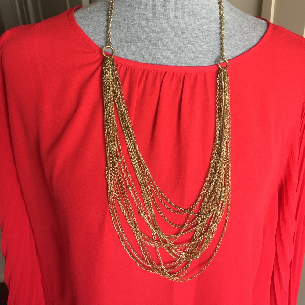 Red top - Picture 2 of 3
