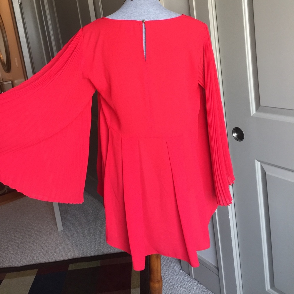 Red top - Picture 3 of 3