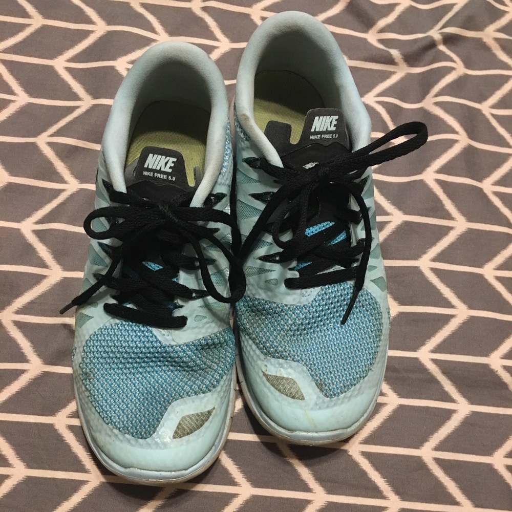 Women's Nike free, size 7!