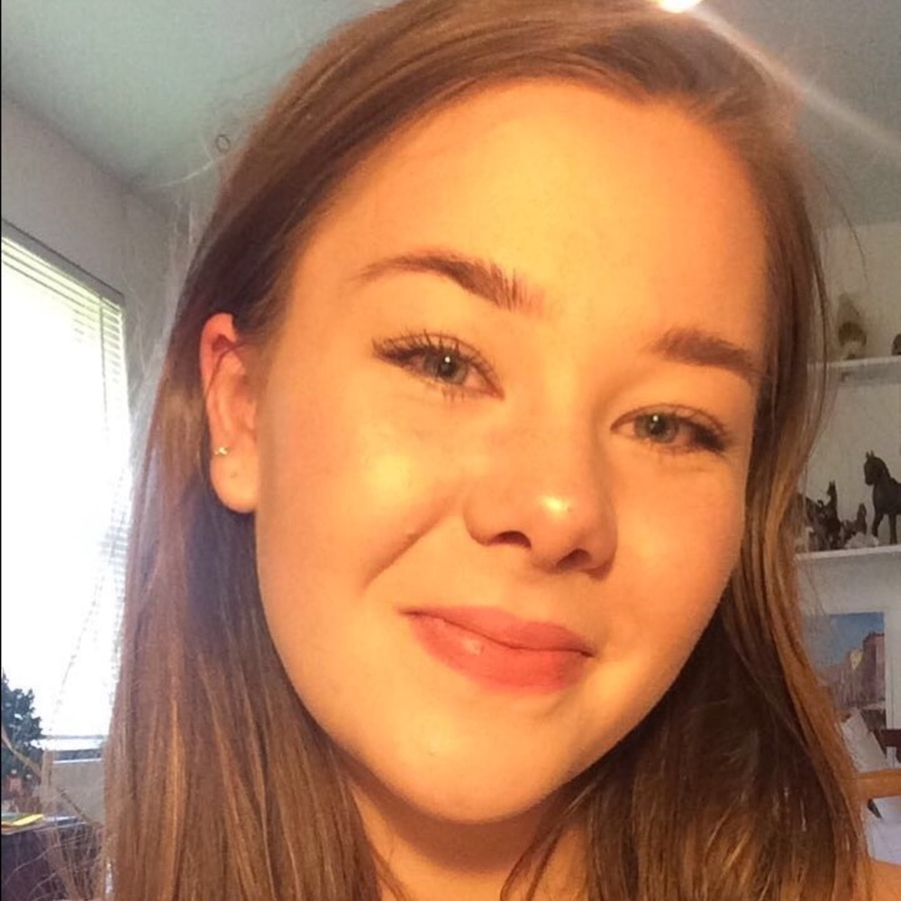 Meet your Posher, Eva