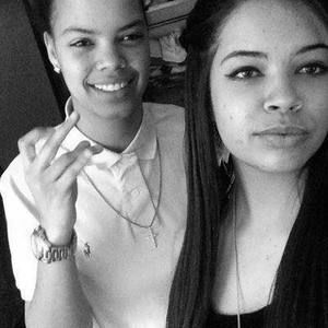 Meet your Posher, Santana