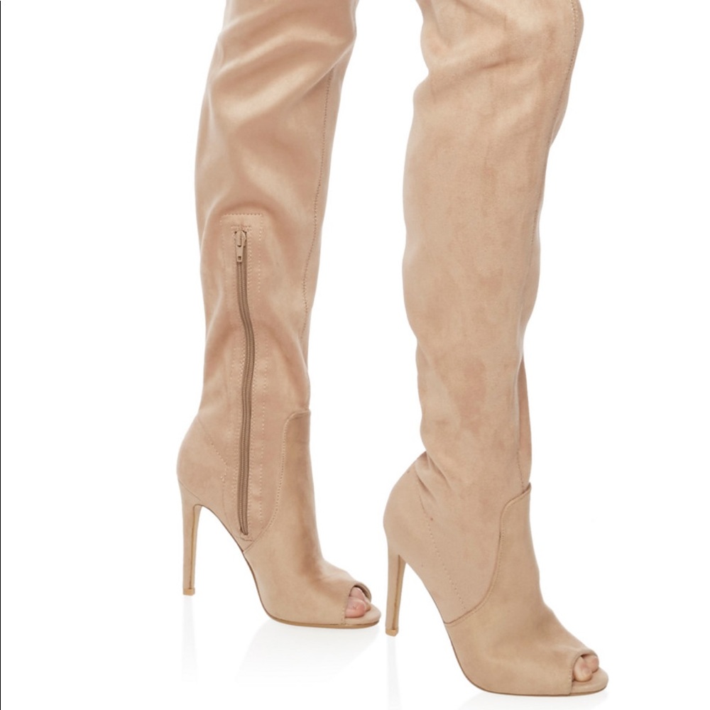 Tigh high suede boots with open toe