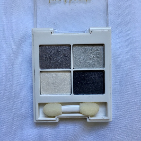 Makeup Bundle - Picture 4 of 8