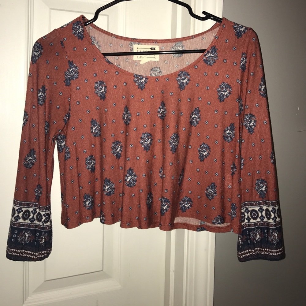 3/4 length sleeve crop top