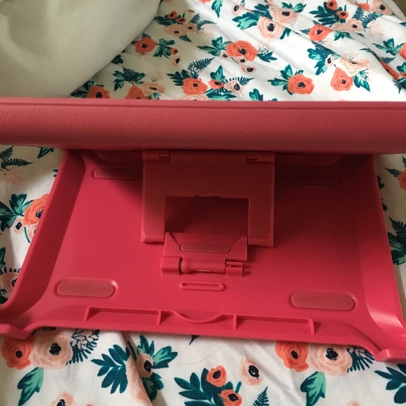 iPad mini 16 gig - Picture 2 of 6