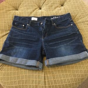Versatile gap denim shorts