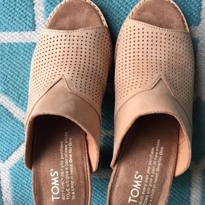 Bnwt (no box) Toms Mule heels