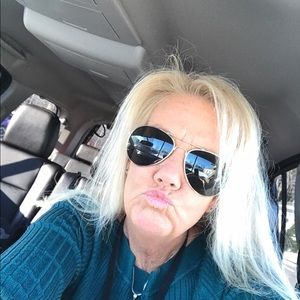 Meet your Posher, Heidi