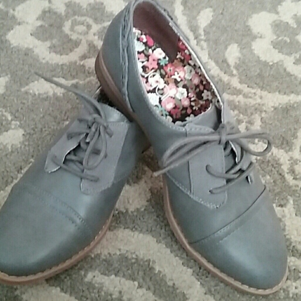 Womens shoes