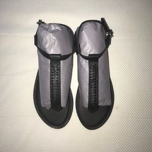 Black Leather thong sandals by Boohoo