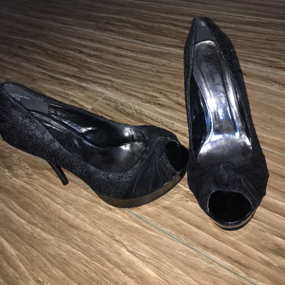 Black laced 3inch heels🖤