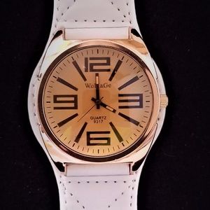 JUST IN  🆕 Gorgeous Rose Gold Women's Wristwatch