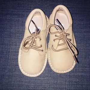 EUC L'amour nubuck leather shoes sz7 like new