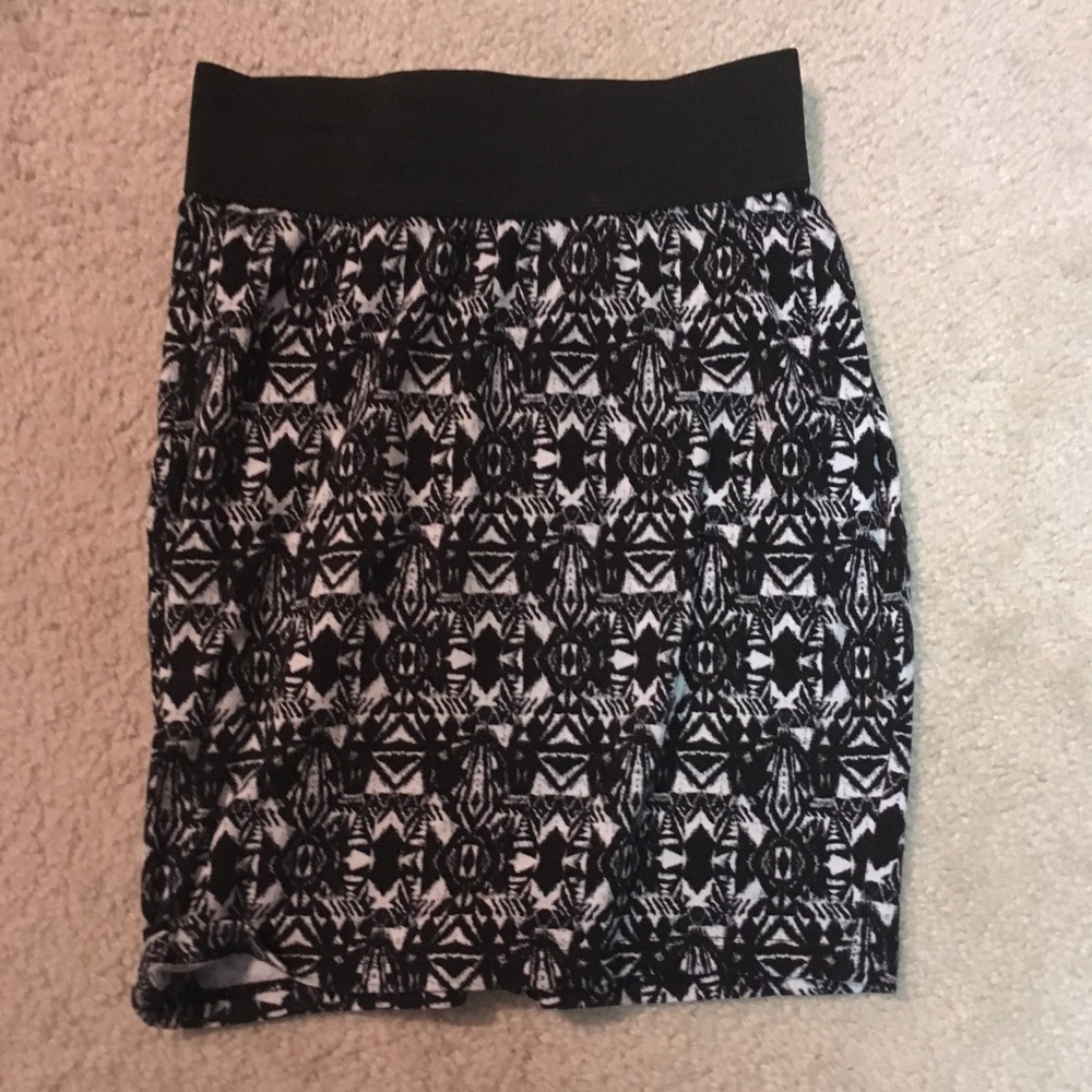 Black and White Mini Skirt Rue 21 Small
