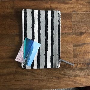 August clutch