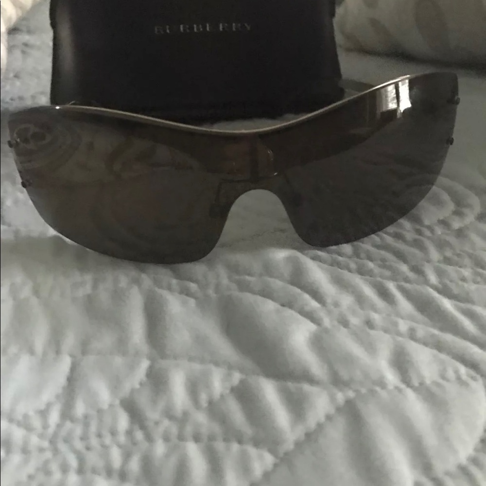 Burberry women sunglasses authentic