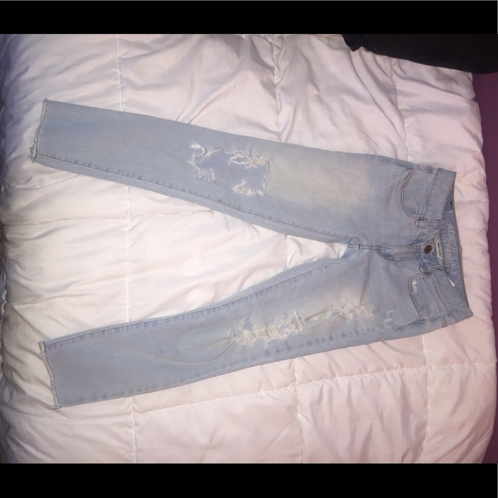 American eagle light wash ripped jeans